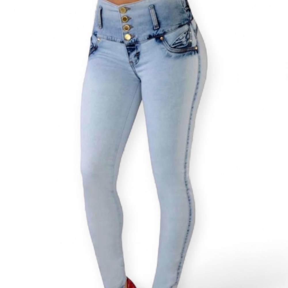 JEAN COLOMBIANO LEVANTA COLA TIPO SKINNY